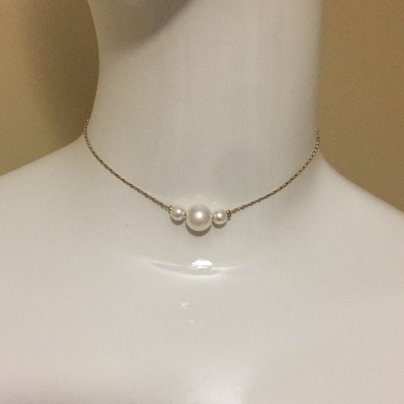 Charming Charlie Jewelry - Charming Charlie pearl choker